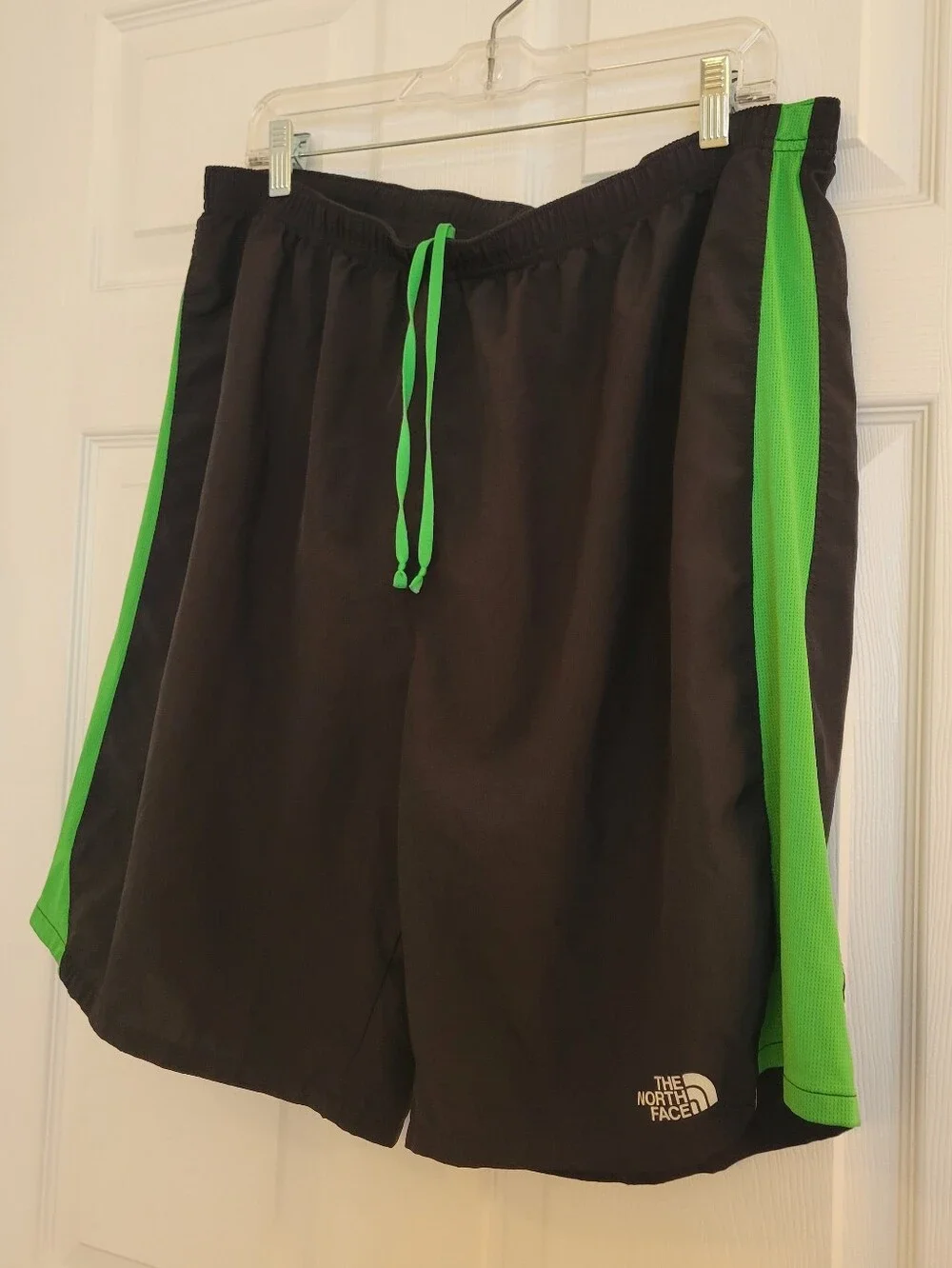 The North Face Men’s Black & Green Athletic Shorts